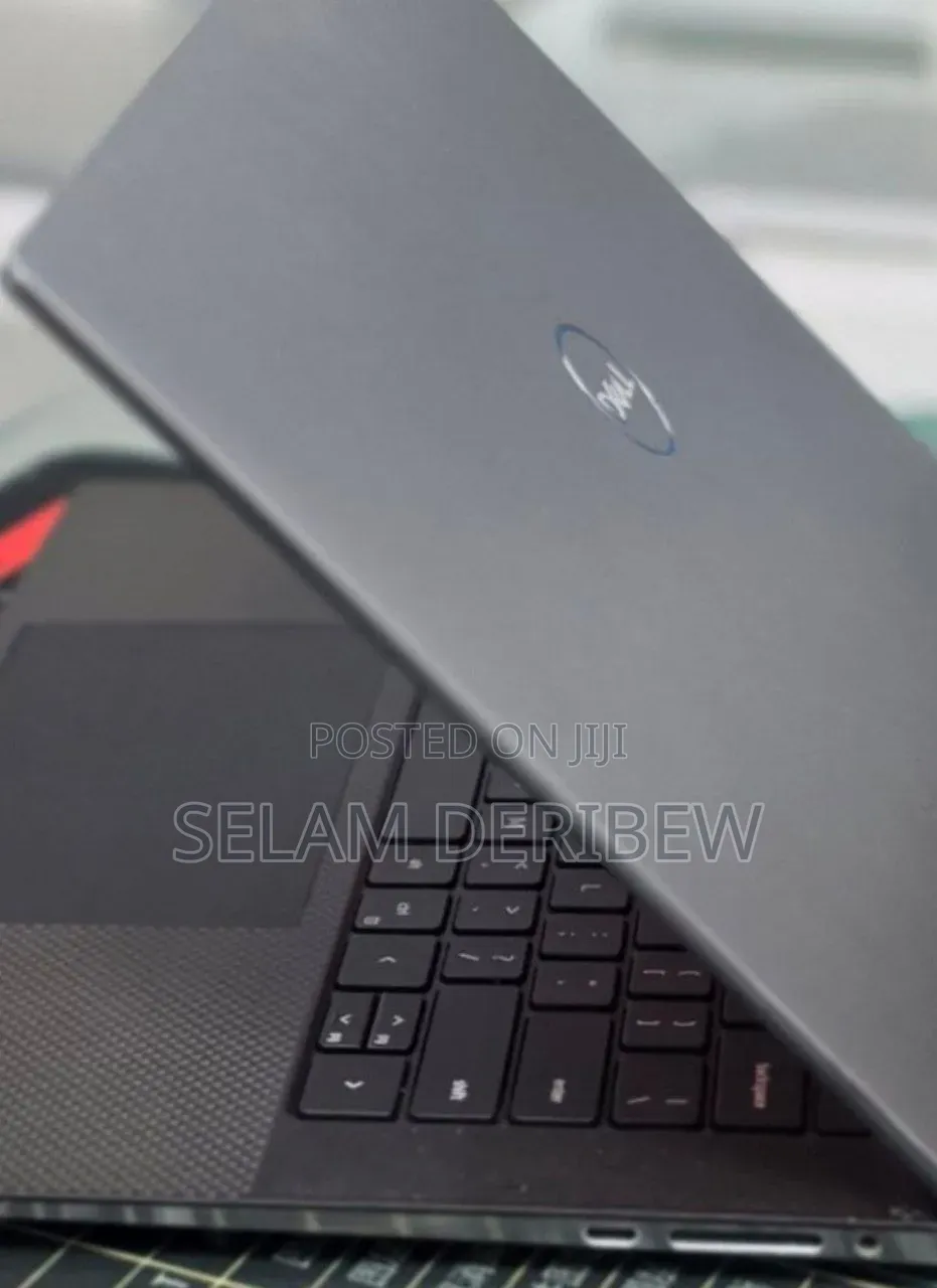 New Laptop Dell Precision 5560 16GB Intel Core i9 SSD 512GB