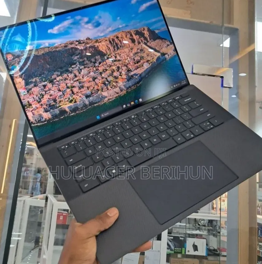 New Laptop Dell Precision 5560 16GB Intel Core i7 SSD 512GB