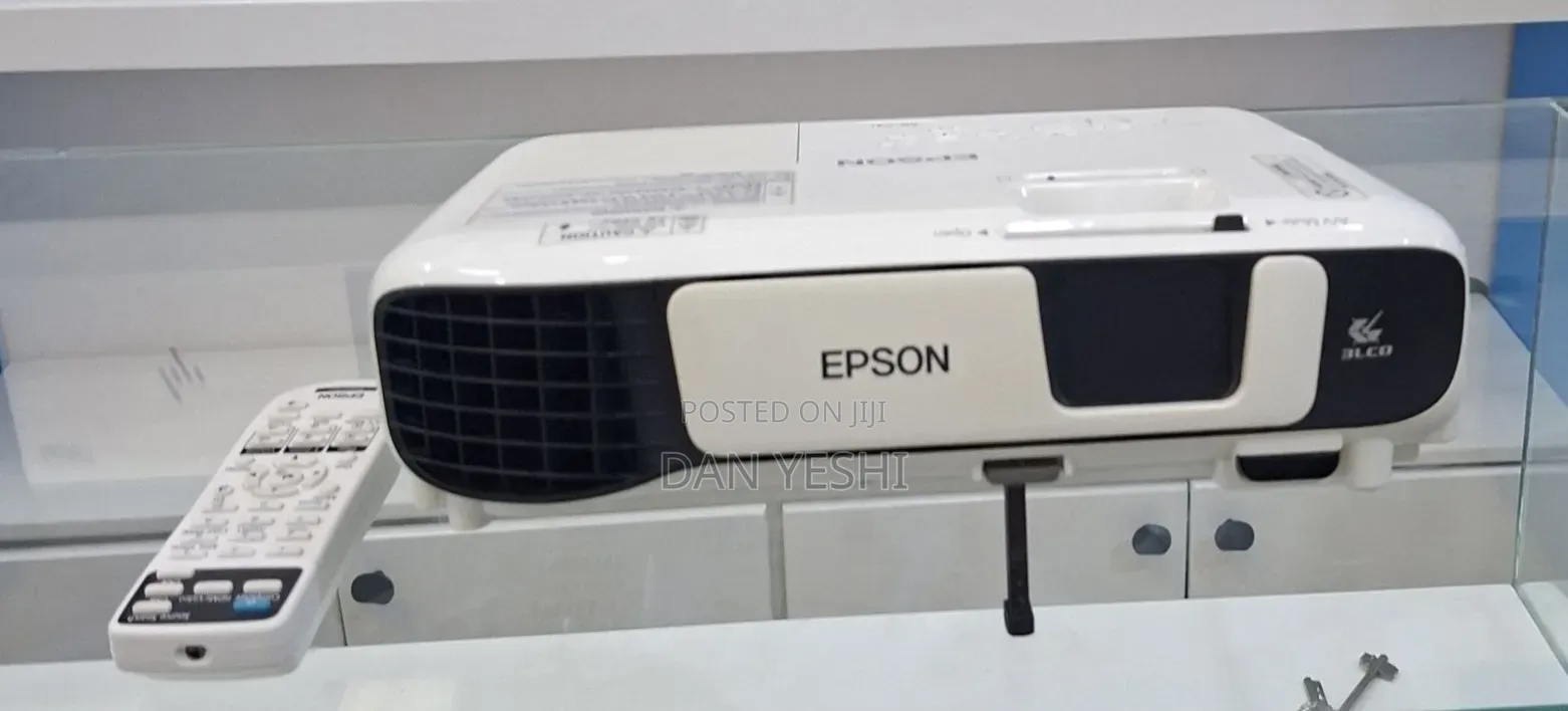 Epson Projector 
  
🌟Model Name:  EB-S41
  ✅  Has Bag and Remote