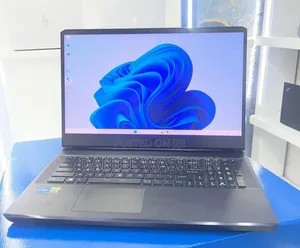 New Laptop MSI Creator 17 B11UG-223 16GB Intel Core i7 SSD 512GB