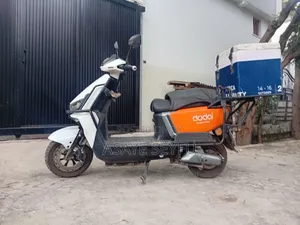 Piaggio Scooter 2023 White
