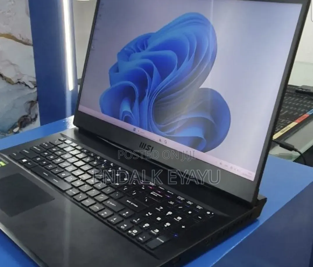 New Laptop MSI GP75 Leopard 16GB Intel Core i7 SSD 1T