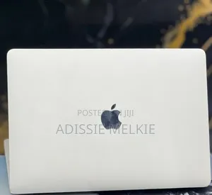 New Laptop Apple MacBook Pro 2022 M2 8GB Intel Core i7 SSD 512GB