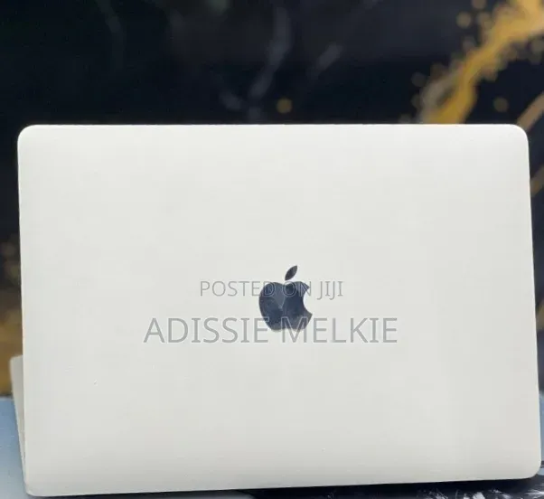 New Laptop Apple MacBook Pro 2022 M2 8GB Intel Core i7 SSD 512GB