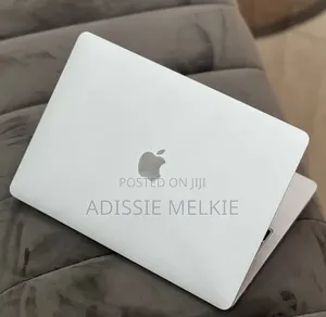 New Laptop Apple MacBook Pro 2022 M2 8GB Intel Core i7 SSD 512GB