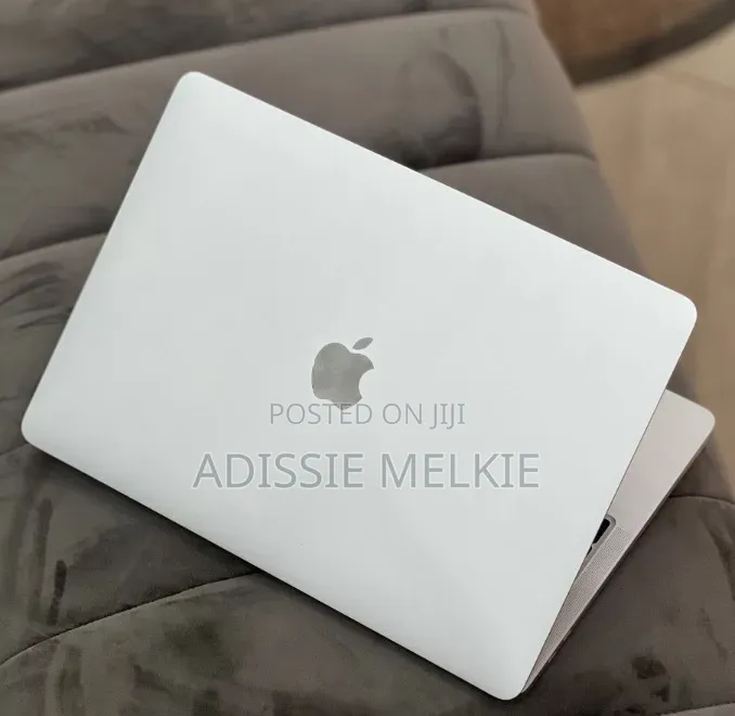 New Laptop Apple MacBook Pro 2022 M2 8GB Intel Core i7 SSD 512GB