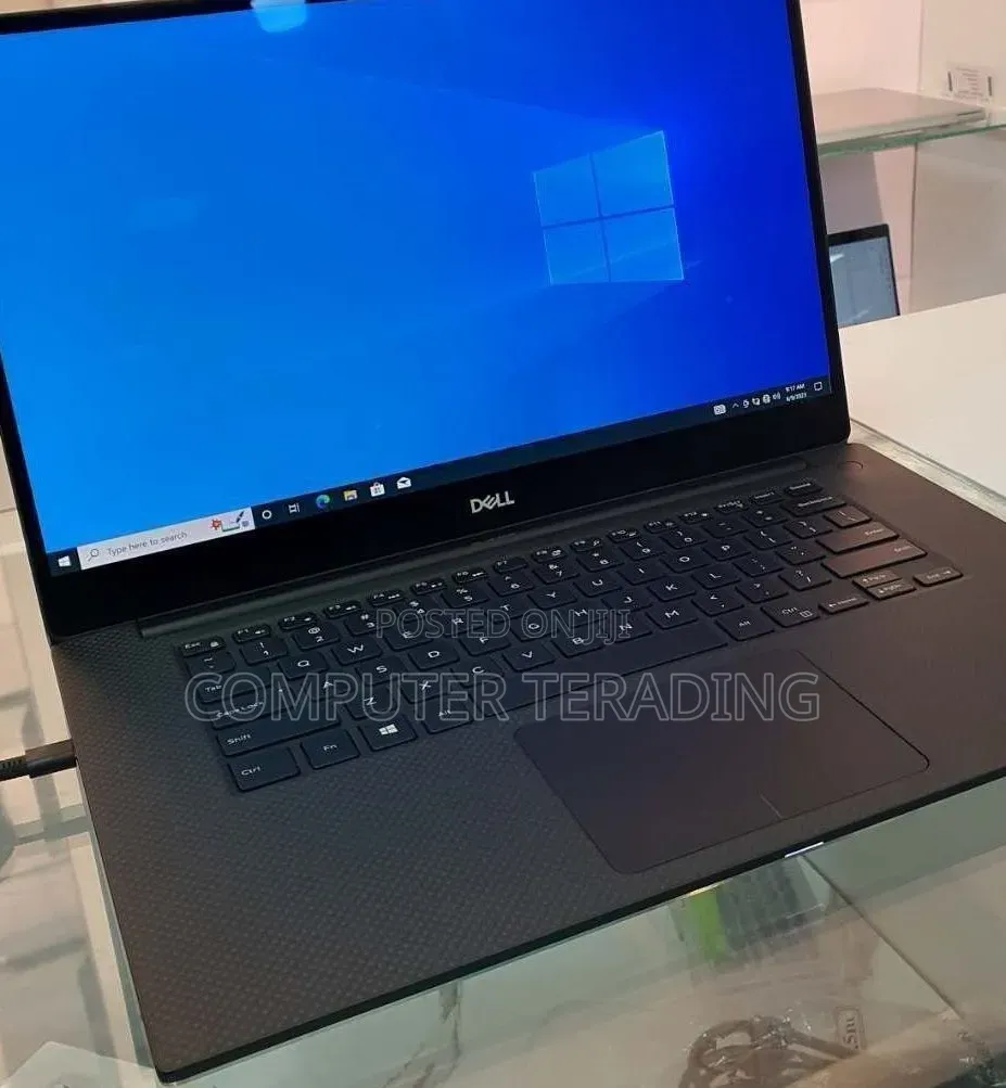 New Laptop Dell XPS 15 16GB Intel Core i9 SSD 512GB