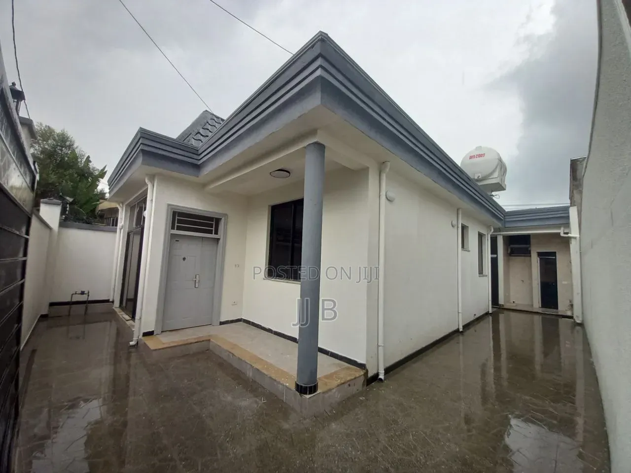 5bdrm Villa in Yeka for sale