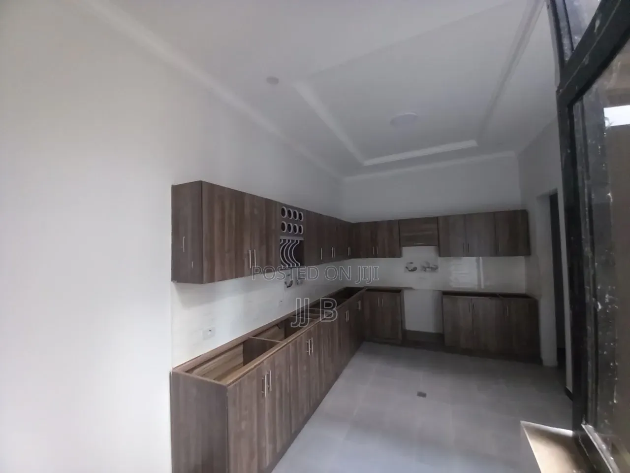 5bdrm Villa in Yeka for sale