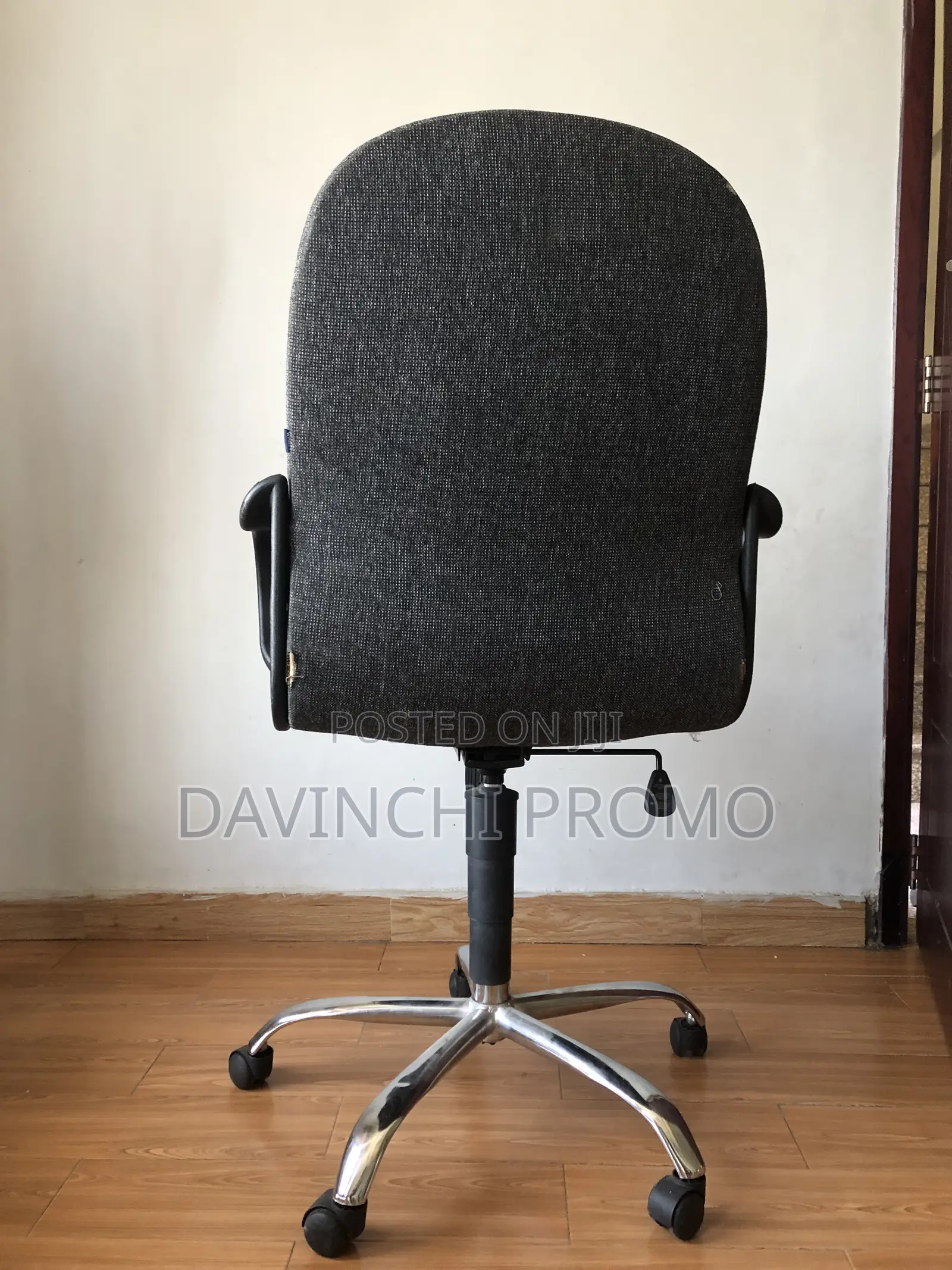 Standard Swivel Office Chair