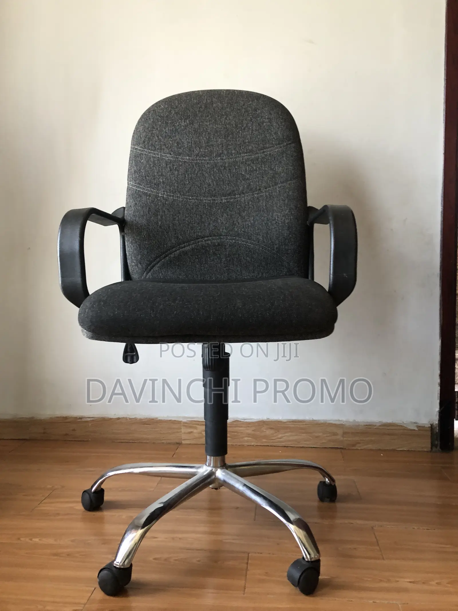 Standard Swivel Office Chair