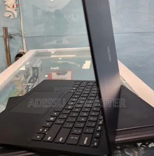 New Laptop Microsoft Surface Book 3 8GB Intel Core i5 SSD 256GB
