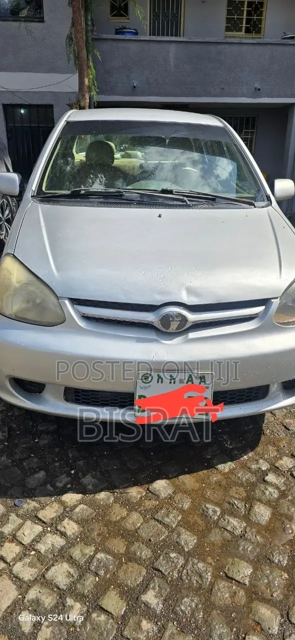 Toyota Platz 1.0 FWD 2005 Silver