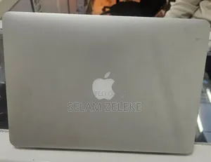 New Laptop Apple MacBook Pro 2015 8GB Intel Core i5 SSD 256GB