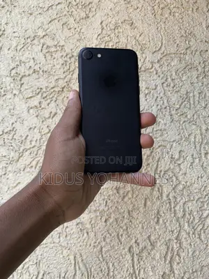Apple iPhone 7 32 GB Black