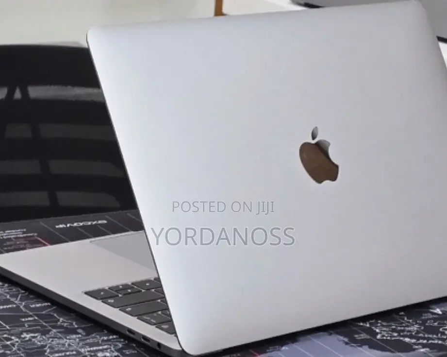 New Laptop Apple MacBook Pro 2019 16GB Intel Core i7 SSD 256GB