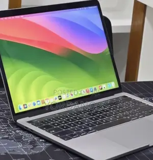 New Laptop Apple MacBook Pro 2019 16GB Intel Core i7 SSD 256GB