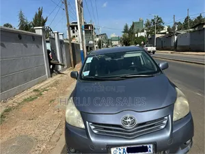 New Toyota Avensis Verso 2009 Silver