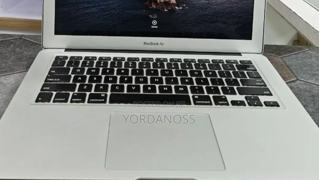 New Laptop Apple MacBook Air 2017 8GB Intel Core i5 SSD 256GB