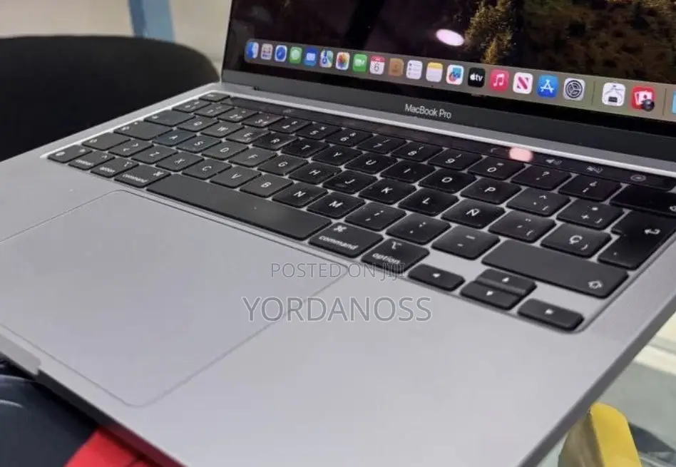 New Laptop Apple MacBook Air 2020 M1 8GB Apple M1 SSD 256GB