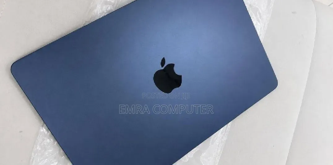 New Laptop Apple MacBook Air 2022 M2 8GB Apple M2 SSD 256GB