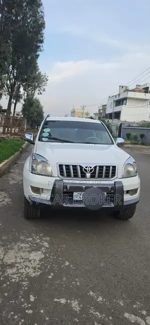 Toyota Land Cruiser Prado 2005 White