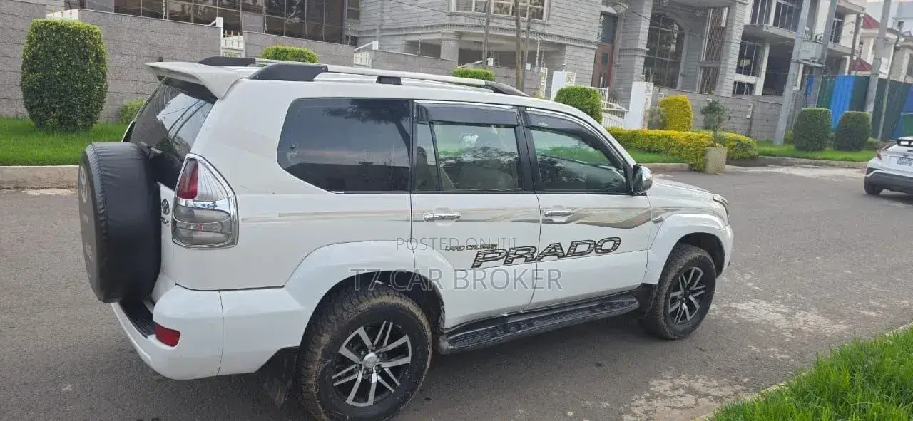 Toyota Land Cruiser Prado 2005 White