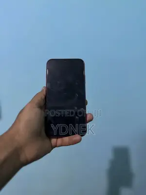 Apple iPhone 11 64 GB Red