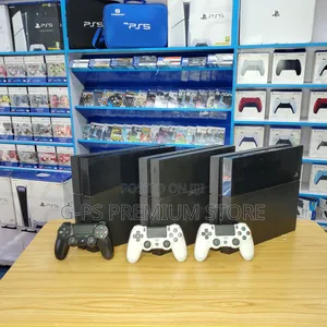 PS4 Fat Canada Used | Clean & Tested
‎