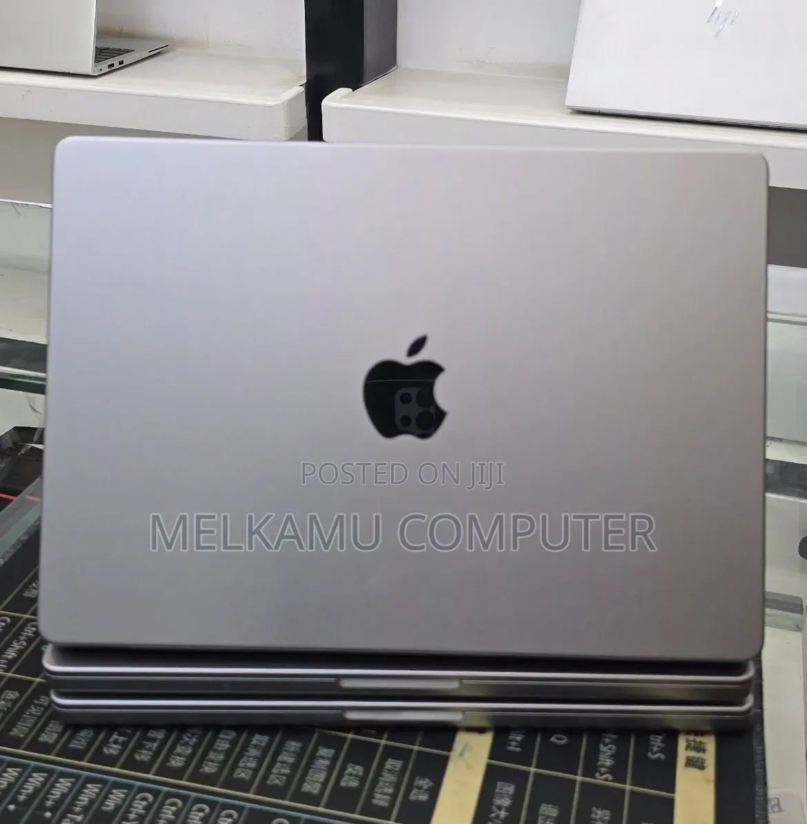 New Laptop Apple MacBook Pro 2021 M1 32GB Apple M1 Pro SSD 512GB