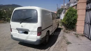 Toyota HiAce 2005