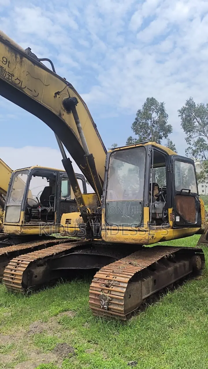 Komatsu Excavator – 2013