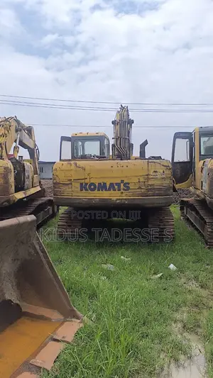 Komatsu Excavator – 2013
