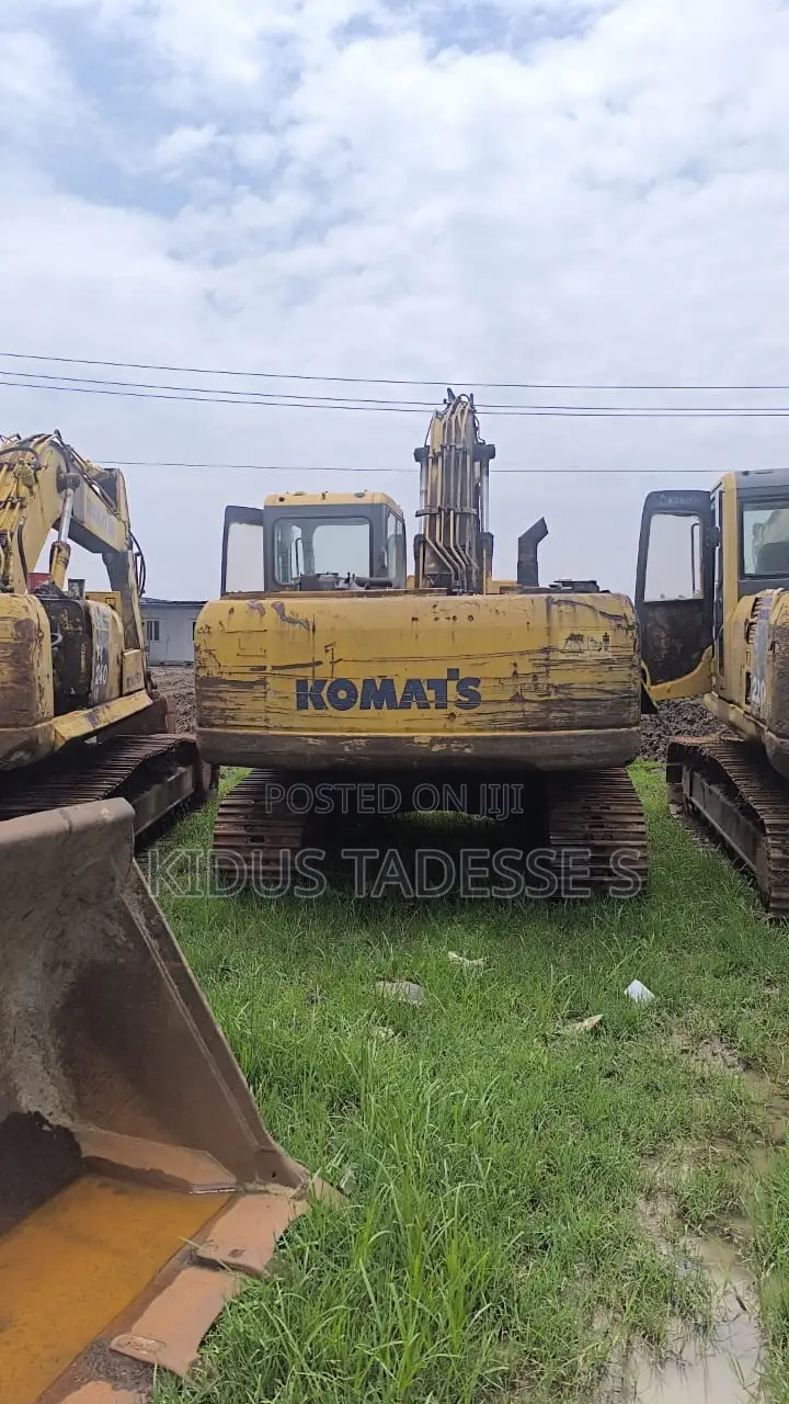 Komatsu Excavator – 2013