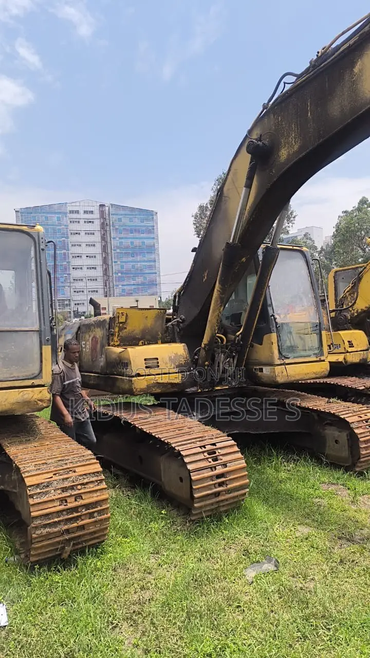 Komatsu Excavator – 2013