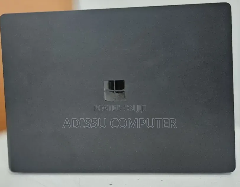 New Laptop Microsoft Surface 16GB Intel Core i7 SSD 512GB