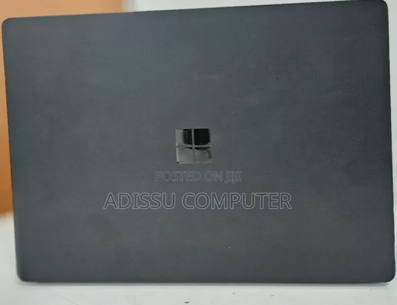 New Laptop Microsoft Surface 16GB Intel Core i7 SSD 512GB
