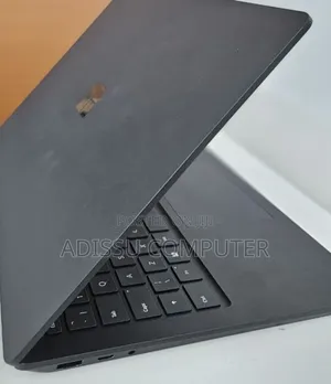 New Laptop Microsoft Surface 16GB Intel Core i7 SSD 512GB