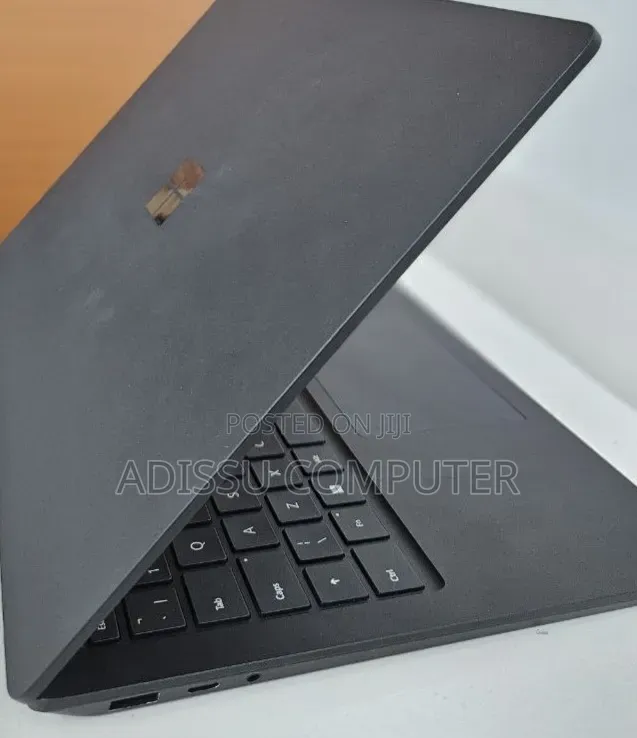 New Laptop Microsoft Surface 16GB Intel Core i7 SSD 512GB