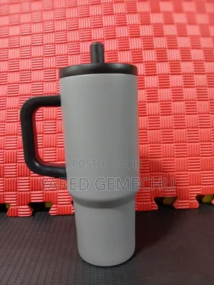 የዉሃ ኮዳ(Stanley Water Bottle)