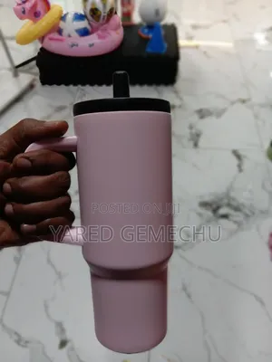 የዉሃ ኮዳ(Stanley Water Bottle)