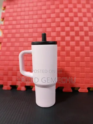 የዉሃ ኮዳ(Stanley Water Bottle)