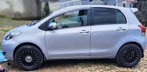 Toyota Yaris 2010 Gray