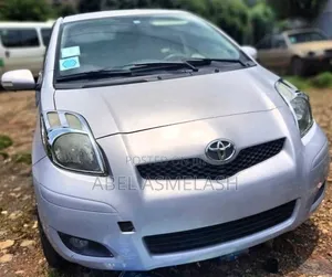 Toyota Yaris 2010 Gray
