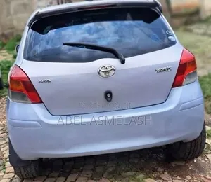 Toyota Yaris 2010 Gray