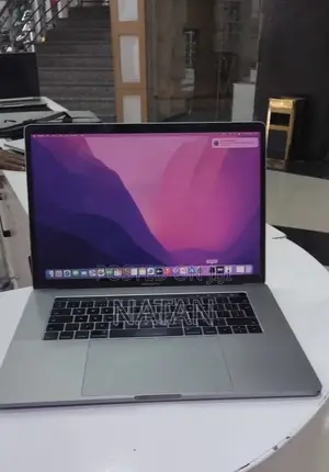 New Laptop Apple MacBook Pro 2017 16GB Intel Core i7 SSD 512GB