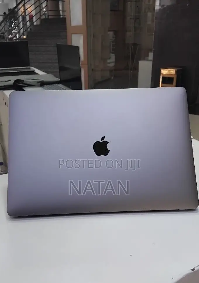 New Laptop Apple MacBook Pro 2017 16GB Intel Core i7 SSD 512GB