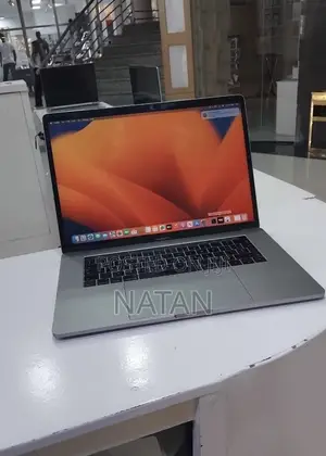 New Laptop Apple MacBook Pro 2017 16GB Intel Core i7 SSD 512GB