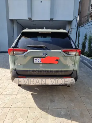Toyota RAV4 2022 Green
