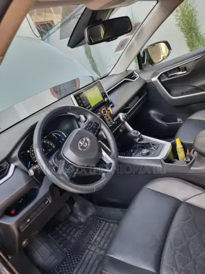 Toyota RAV4 2022 Green